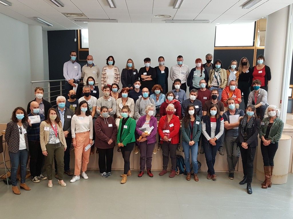 Photo de groupe de la promotion 2021| Porteurs de projet, Parrains et Marraines, Partenaires techniques et financiers, équipe Prémices URSCOP AURA;